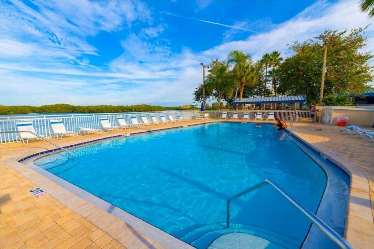 Beautiful New Luxury Townhome With Private Beach And Swimming Pools Ruskin Exterior foto