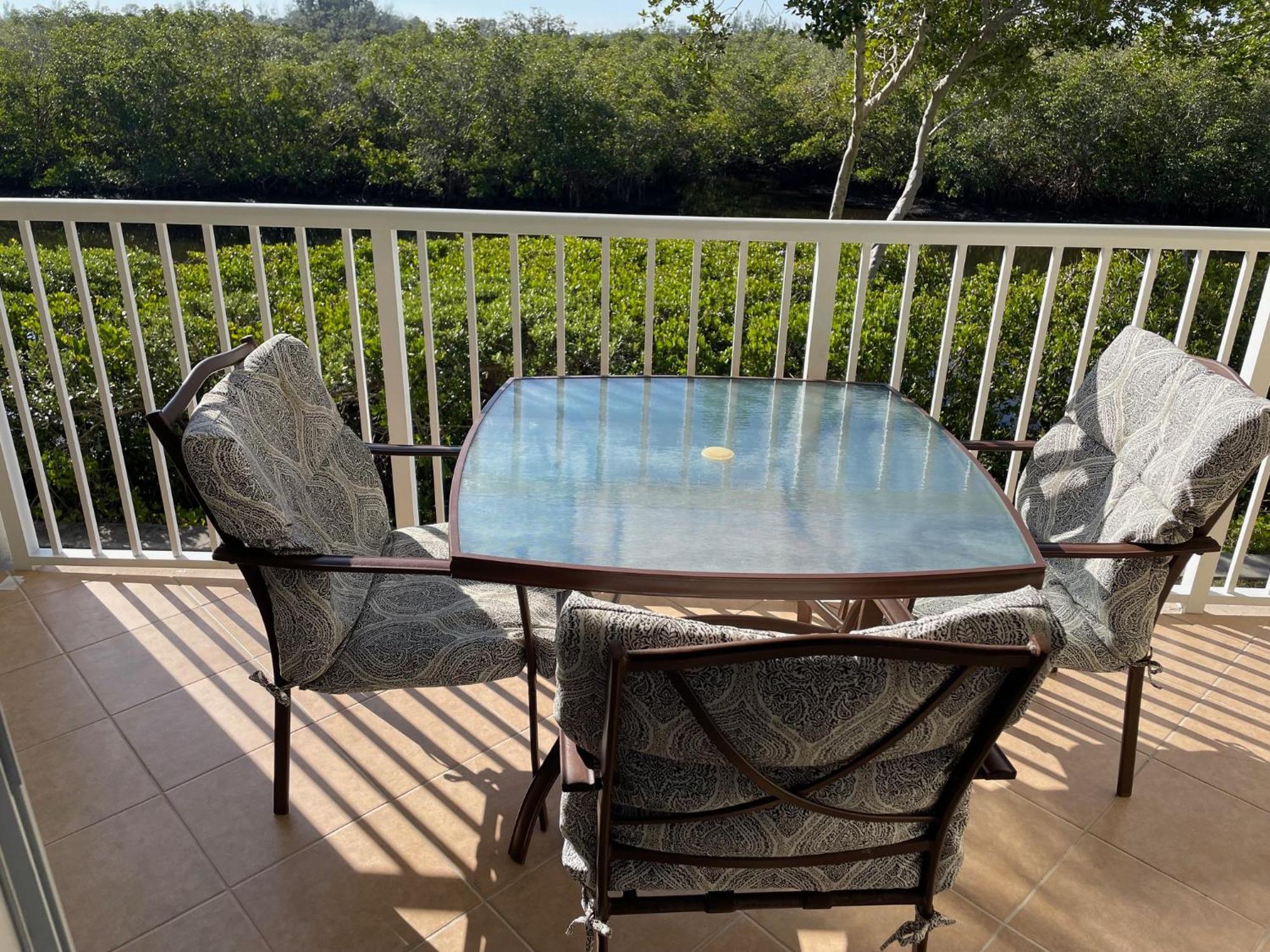 Beautiful New Luxury Townhome With Private Beach And Swimming Pools Ruskin Exterior foto
